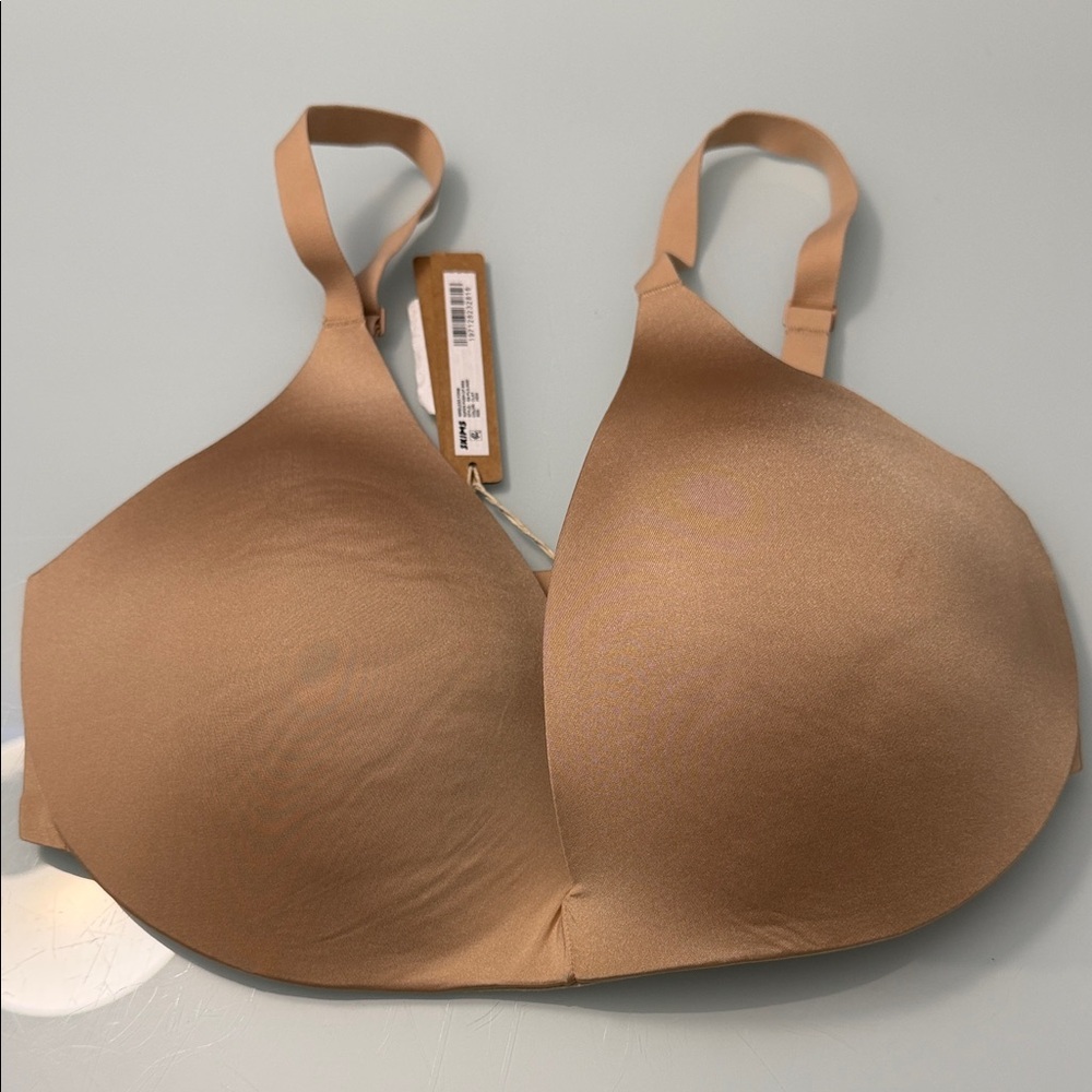 NWT SKIMS Wireless Form Super Push-up Bra